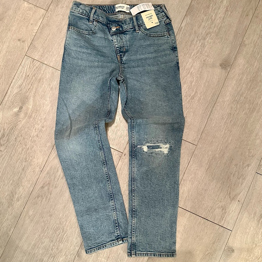 ⭐️NWT A&F Girl’s Crossover Waist Straight Jeans 13/14